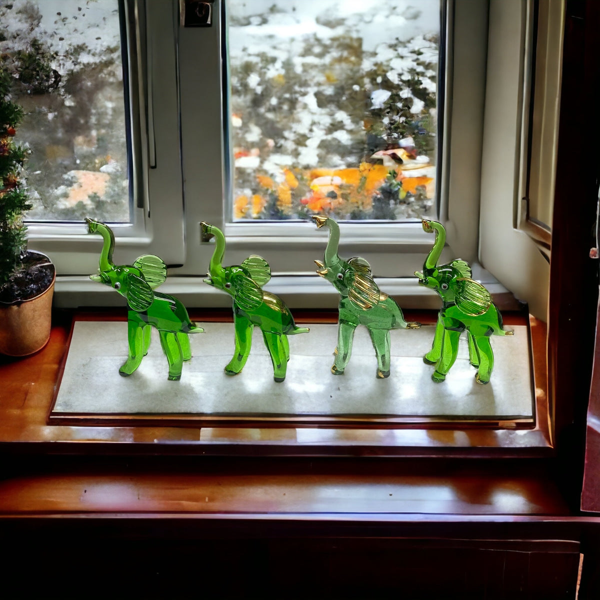 Glass elephants large