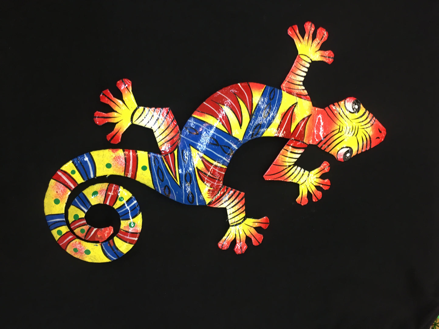 Painted Metal Gecko Wall Hanging