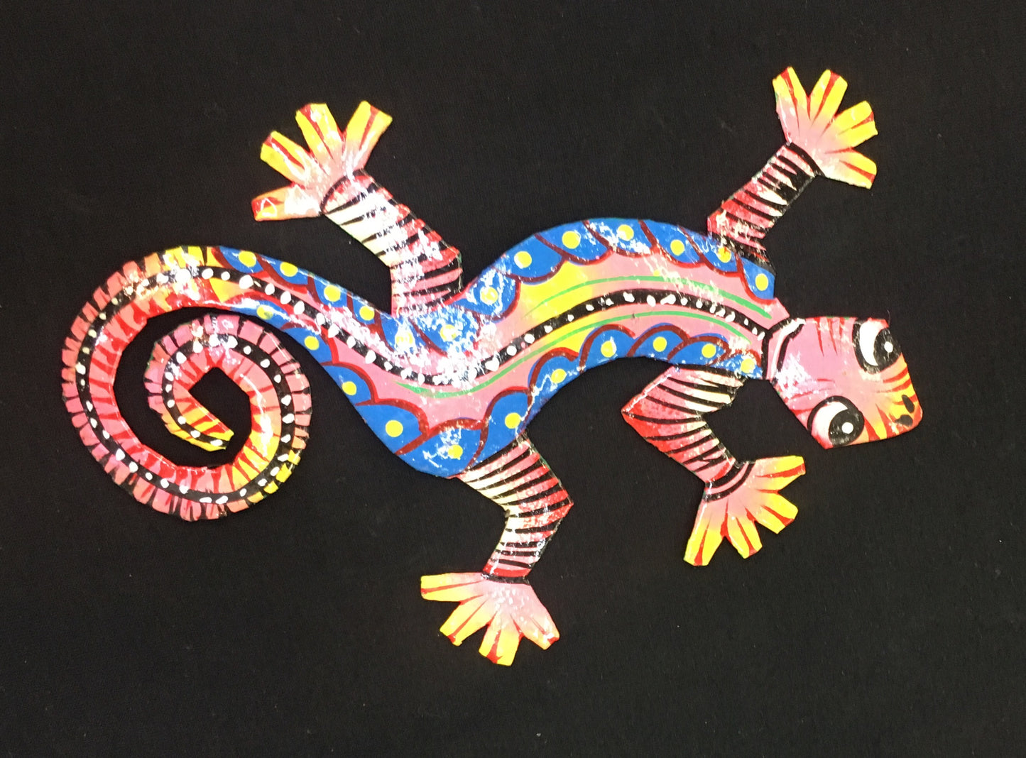 Painted Metal Gecko Wall Hanging