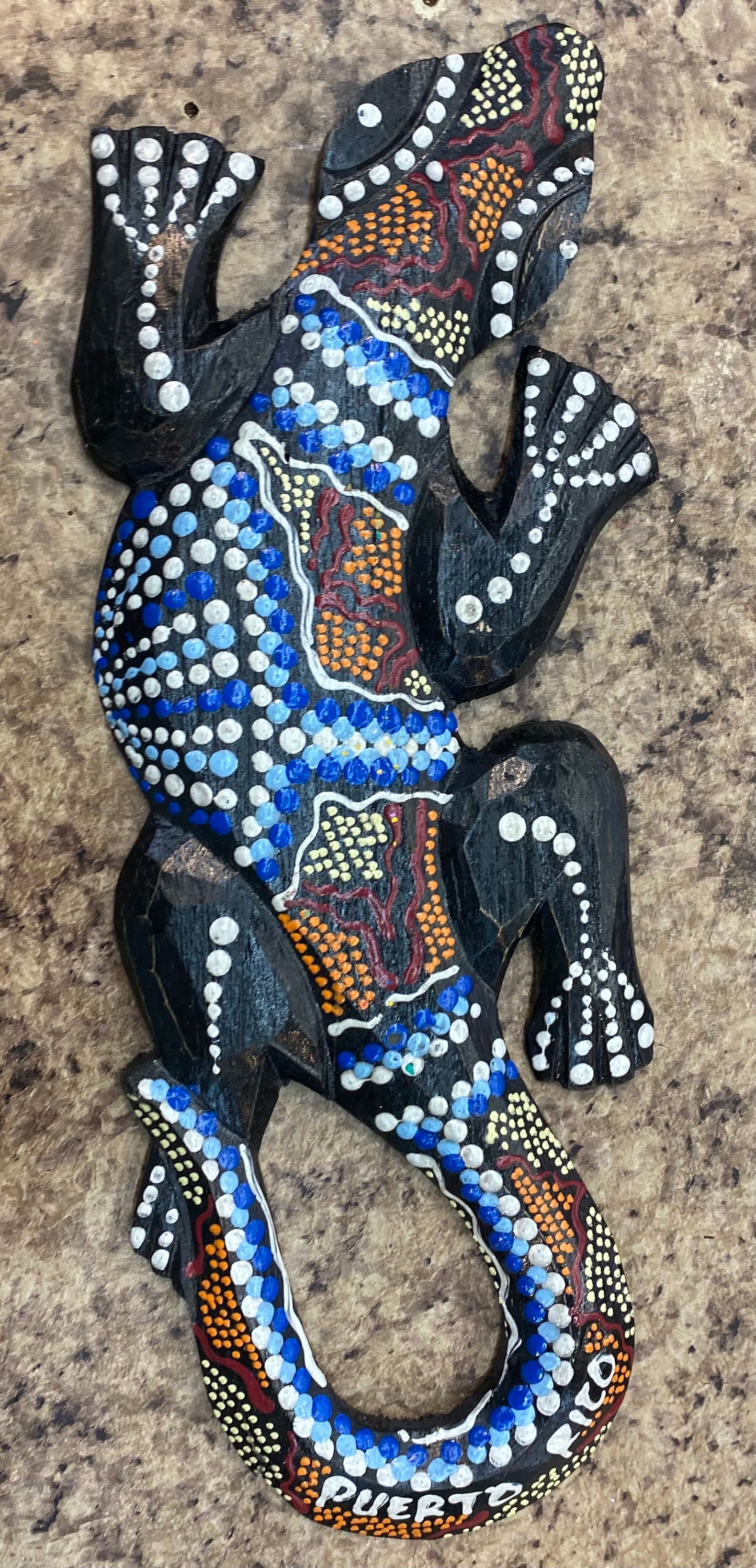 Wooden geckos